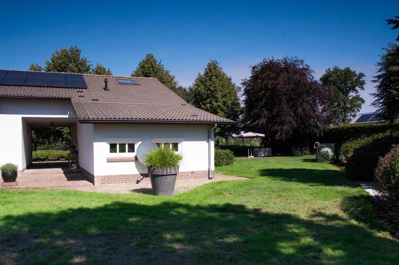 Bed And Breakfast Lindershoeve Bergeijk Dış mekan fotoğraf